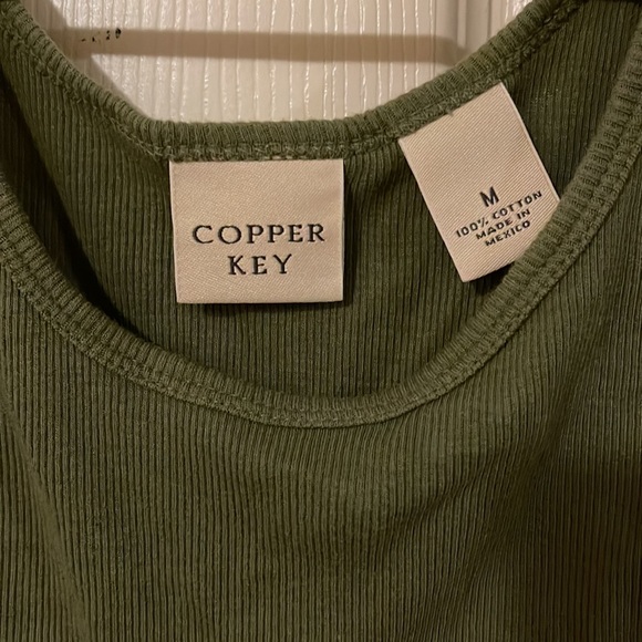 Tank top. - Picture 3 of 3